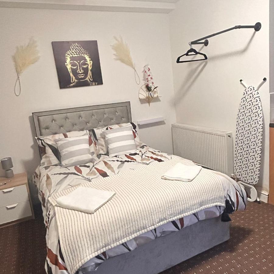 Bv Charming Studio With Free Private Parking, 10 Minutes From Town Centre Appartement Huddersfield Buitenkant foto